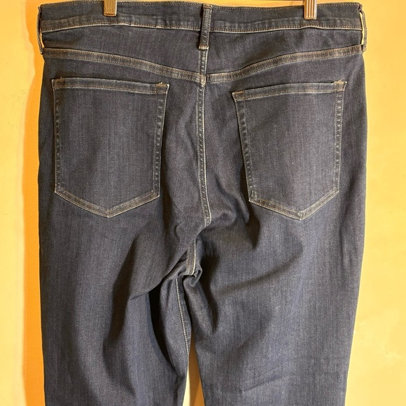 BANANA REPUBLIC Sz 33 High Rise Flare Mid-Wash Jeans Stretchy Comfort - Picture 8 of 13